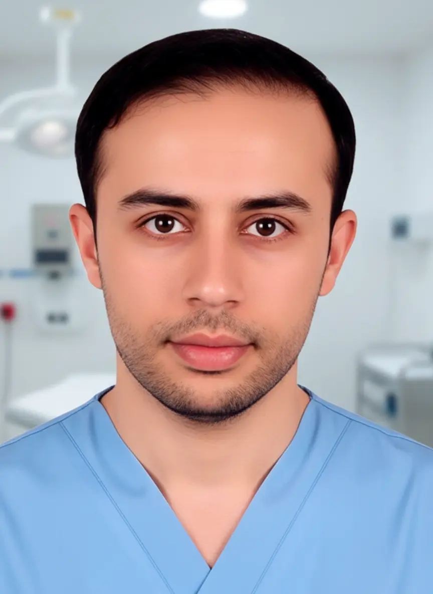 دکتر ولی الله طالبی در درمانگاه تخصصی کمیل